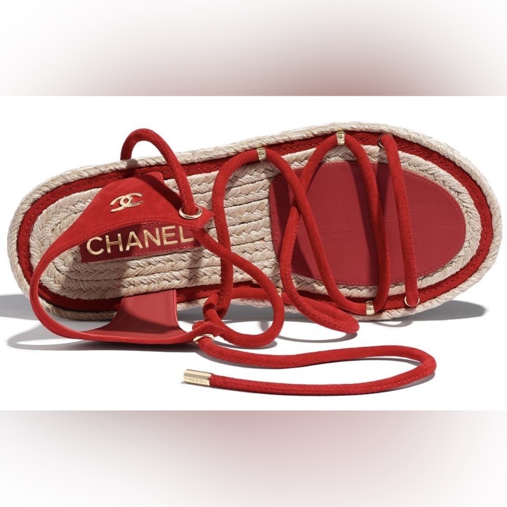 Chanel Greek/Roman sandals vibrant red. Made of lambskin leather - Picture 2 of 5